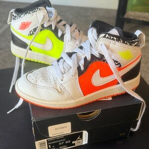 Nike Air Jordan 1 Notebook Mid Youth Size 1